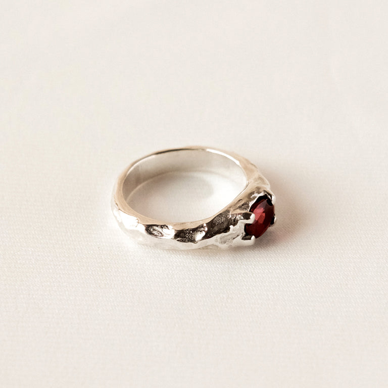 Almos Ring
