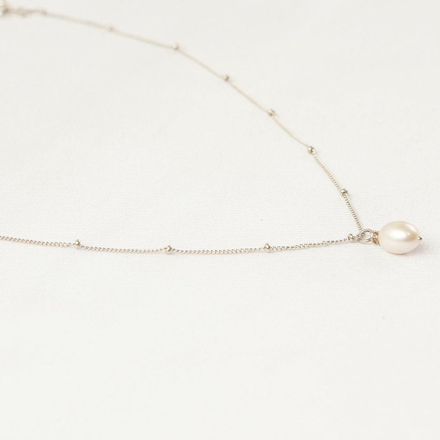 Anya Necklace - Single Pearl Necklace