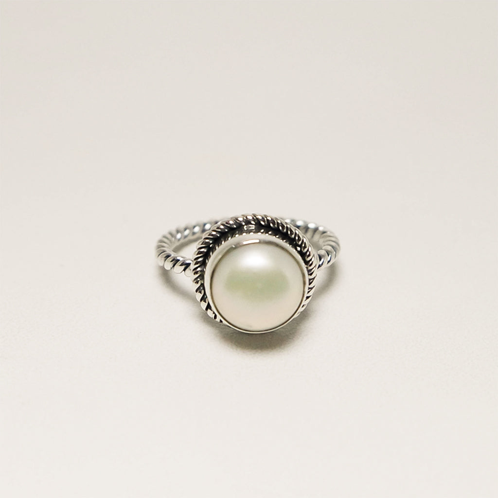 RS 974 - Pearl Ring