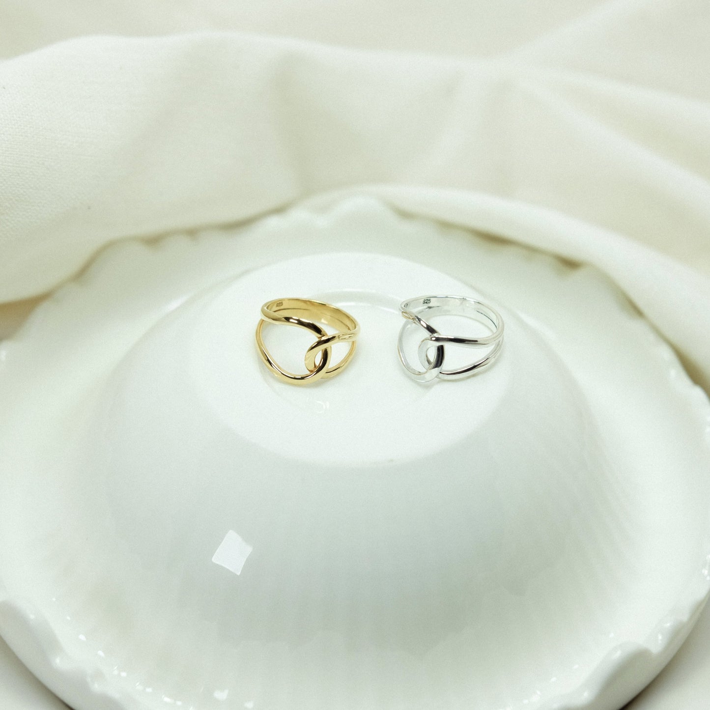 Demi Ring