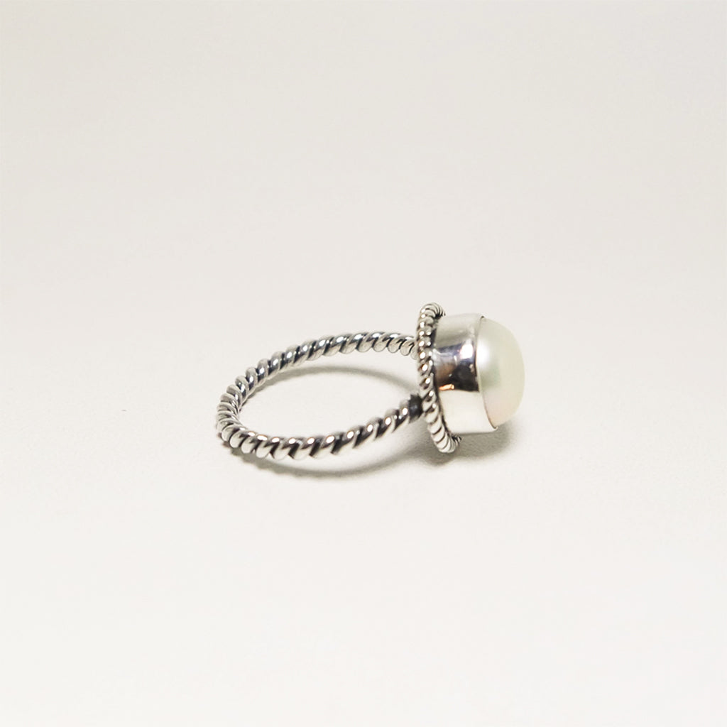 RS 974 - Pearl Ring